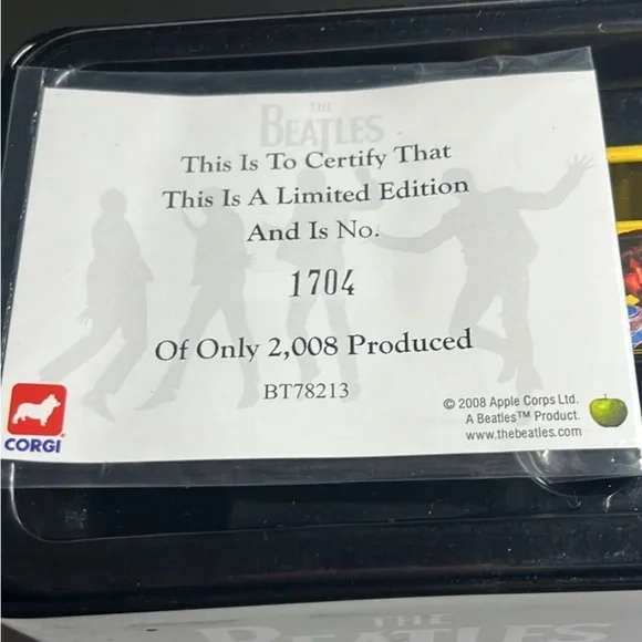 Corgi- The Beatles Sgt Peppper Album Cover London Taxi 2008 in collectors tin - Picture 6 of 6